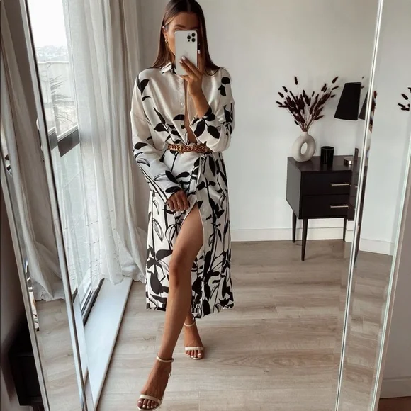 ๐ก๐ช๐ง ๐ญ๐ฎ๐ฟ๐ฎ โข Printed Oversized Dress - Picture 4 of 17